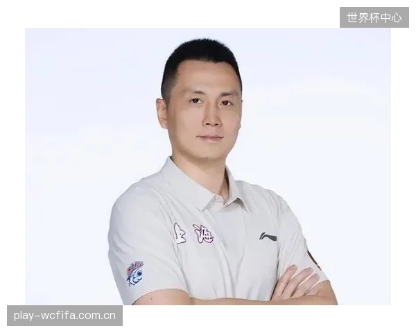 CBA官方公布常规赛个人奖项，贺希宁与卢伟分别当选MVP与最佳教练员。
